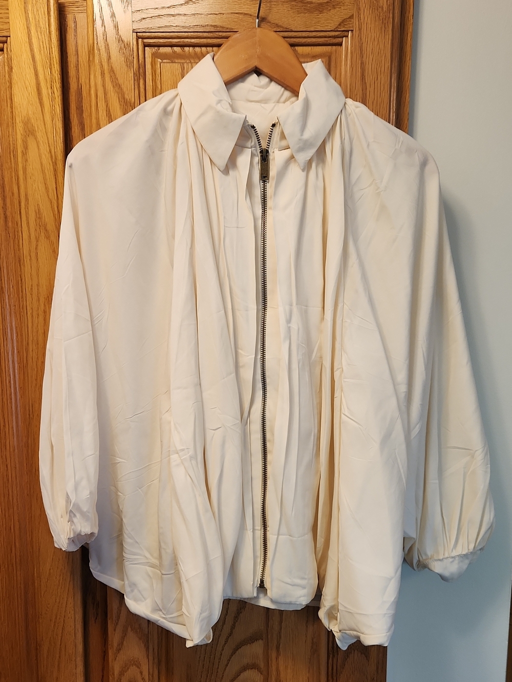 Light Cream Zip-Front Women's Bubble Jacket